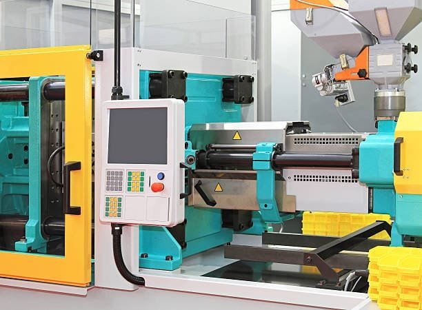 plastic injection molding machine setup